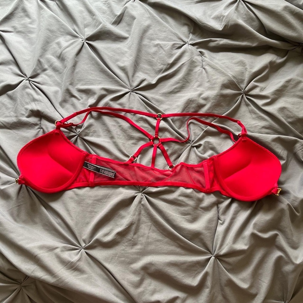 Victoria's Secret bombshell ultra push-up